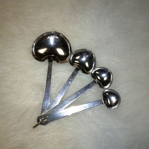 MEASURING SPOONS Kate Aspen Heart Shape Spoons, a pinch of patience